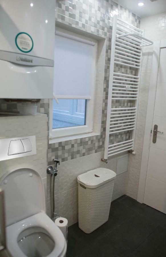 Camp Nou, Europa Fira - Modern Two-Bedroom Apartment With Heating L'Hospitalet de Llobregat Exterior photo